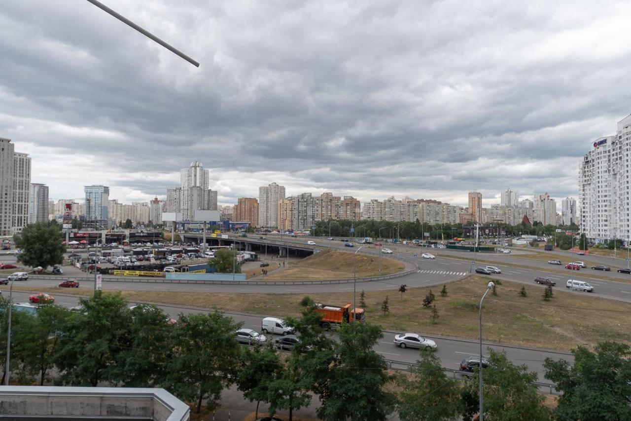 Новая Квартира На Метро Осокорки, Позняки Kiev Eksteriør billede